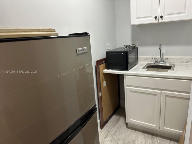 14925 SW 26th Ter 1, Miami, FL 33185