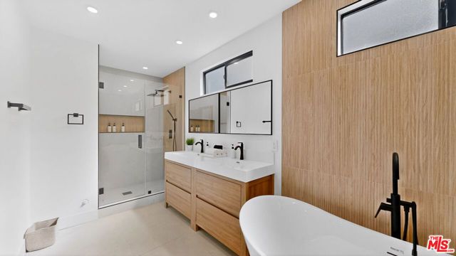 3873 Royal Woods Drive, Sherman Oaks, CA 91403