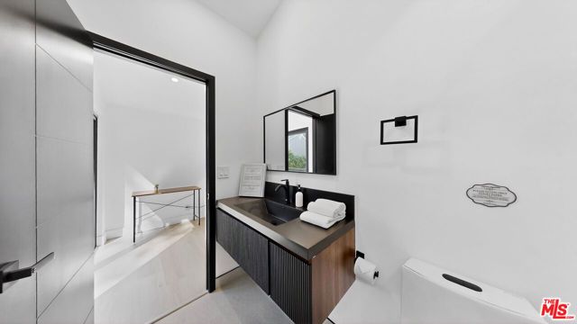 3873 Royal Woods Drive, Sherman Oaks, CA 91403