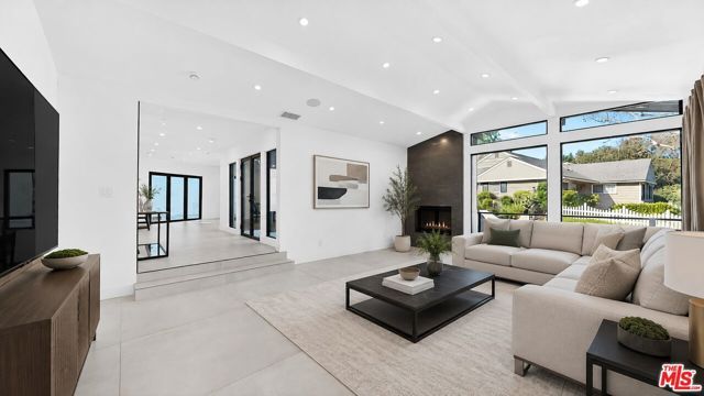 3873 Royal Woods Drive, Sherman Oaks, CA 91403