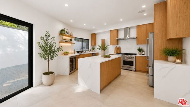3873 Royal Woods Drive, Sherman Oaks, CA 91403