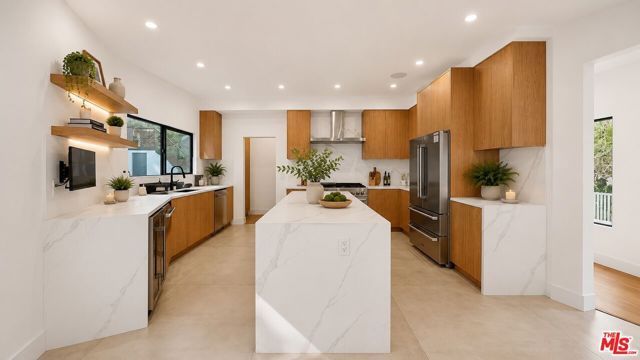 3873 Royal Woods Drive, Sherman Oaks, CA 91403