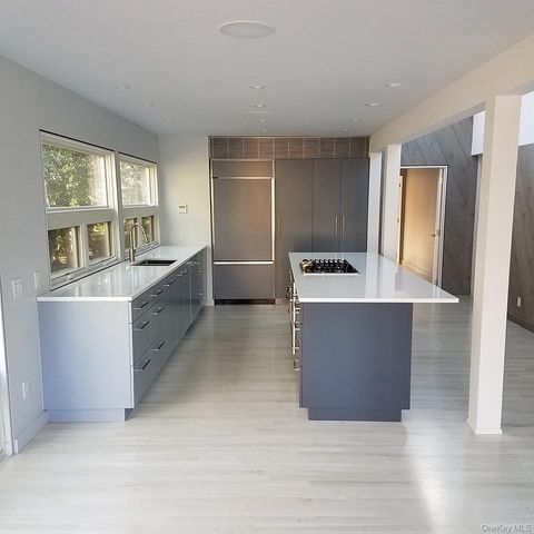 39 Lone Hill Walk, Fire Island Pines, NY 11782