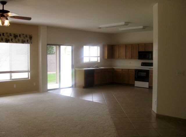 1042 E Canyon Way, Chandler, AZ 85249