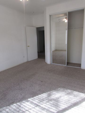 1042 E Canyon Way, Chandler, AZ 85249