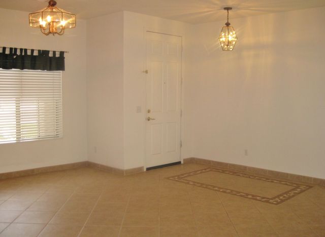 1042 E Canyon Way, Chandler, AZ 85249