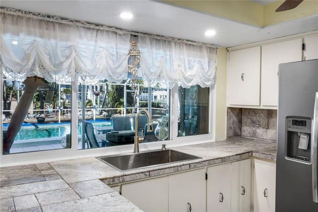 5201 Willow CT, Cape Coral, FL 33904