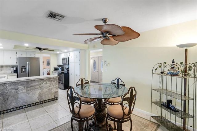 5201 Willow CT, Cape Coral, FL 33904