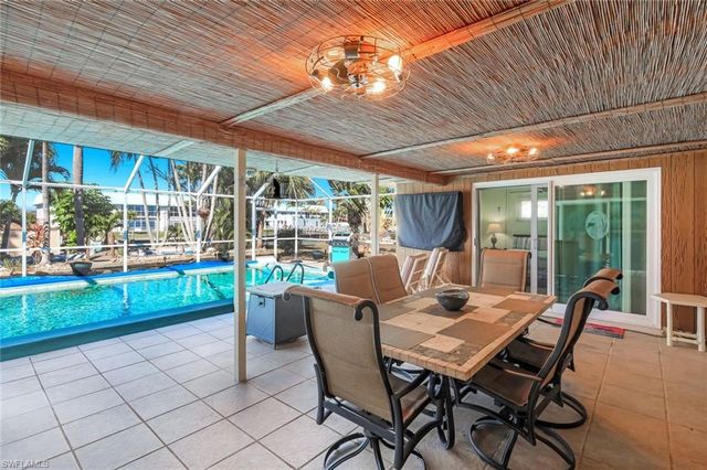 5201 Willow CT, Cape Coral, FL 33904