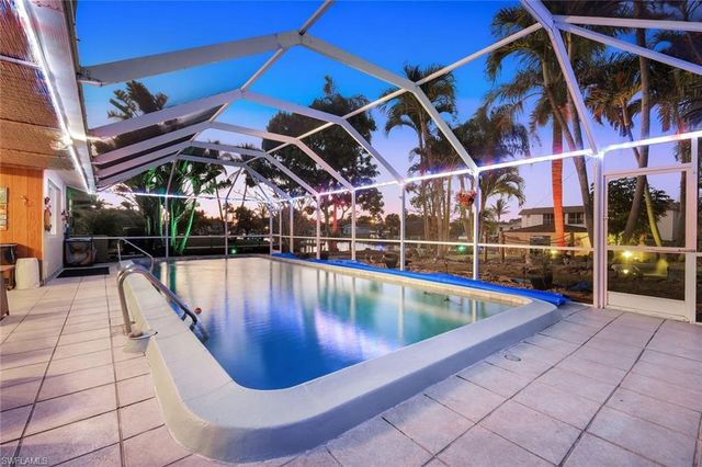 5201 Willow CT, Cape Coral, FL 33904