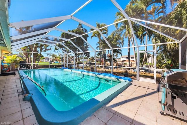 5201 Willow CT, Cape Coral, FL 33904