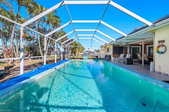 5201 Willow CT, Cape Coral, FL 33904