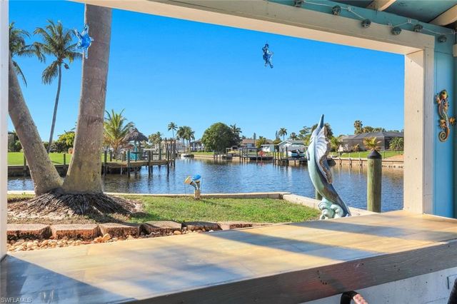 5201 Willow CT, Cape Coral, FL 33904