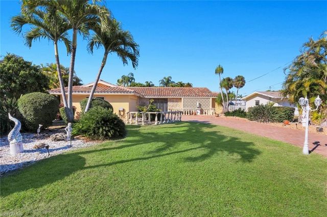 5201 Willow CT, Cape Coral, FL 33904