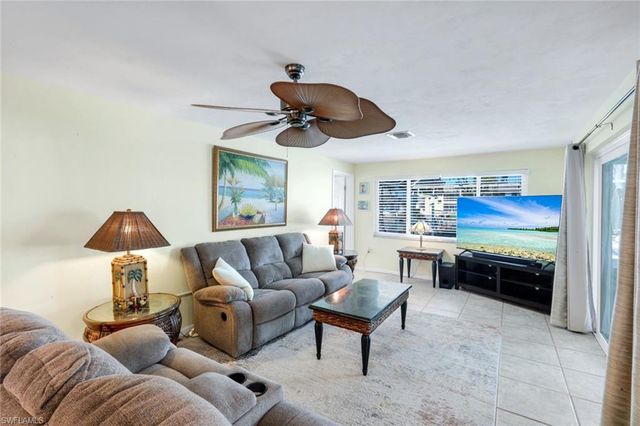 5201 Willow CT, Cape Coral, FL 33904