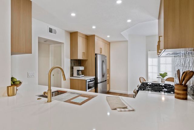 786 Montana Vista Drive, Palm Desert, CA 92211