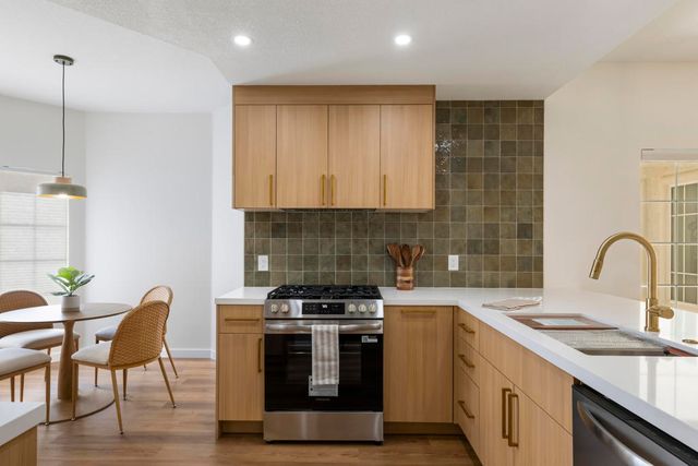 786 Montana Vista Drive, Palm Desert, CA 92211