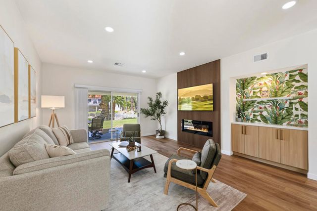 786 Montana Vista Drive, Palm Desert, CA 92211