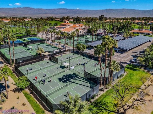 786 Montana Vista Drive, Palm Desert, CA 92211