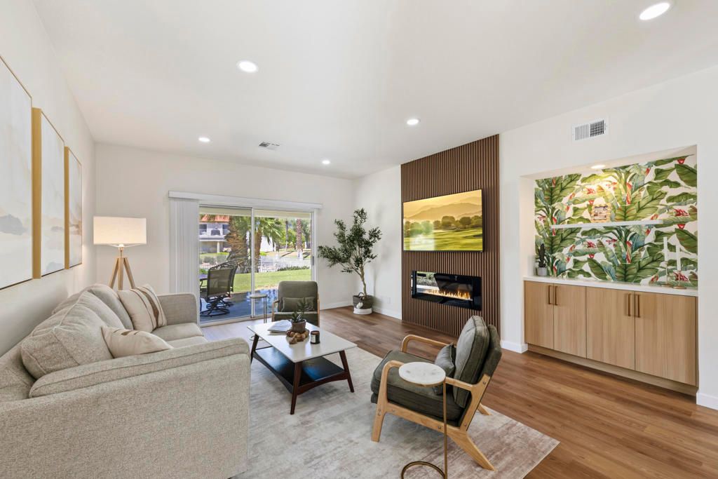 786 Montana Vista Drive, Palm Desert, CA 92211