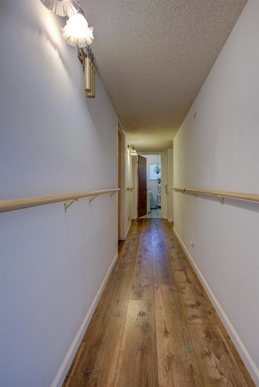 Image 13 of property listing at 105 Gill Way, Chowchilla, CA 93610