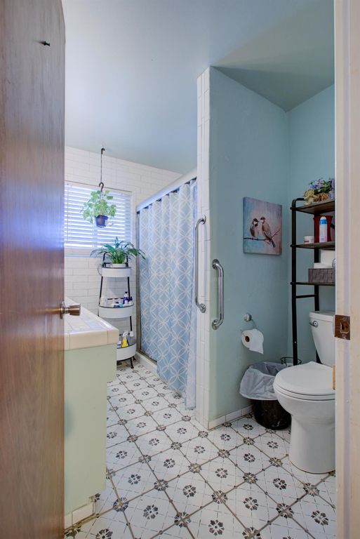 Image 15 of property listing at 105 Gill Way, Chowchilla, CA 93610