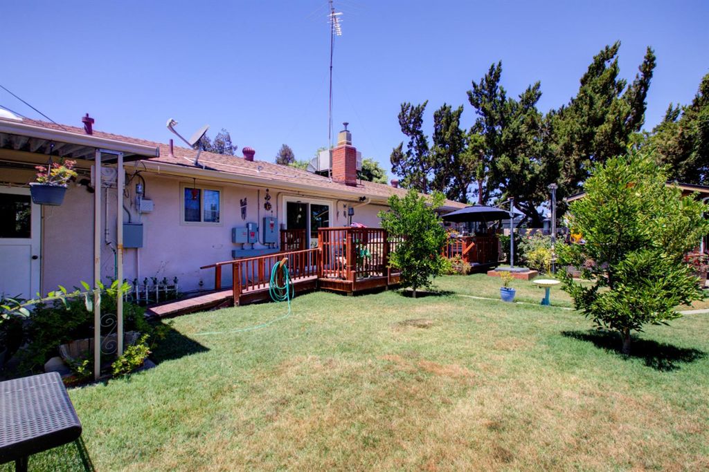 Image 16 of property listing at 105 Gill Way, Chowchilla, CA 93610