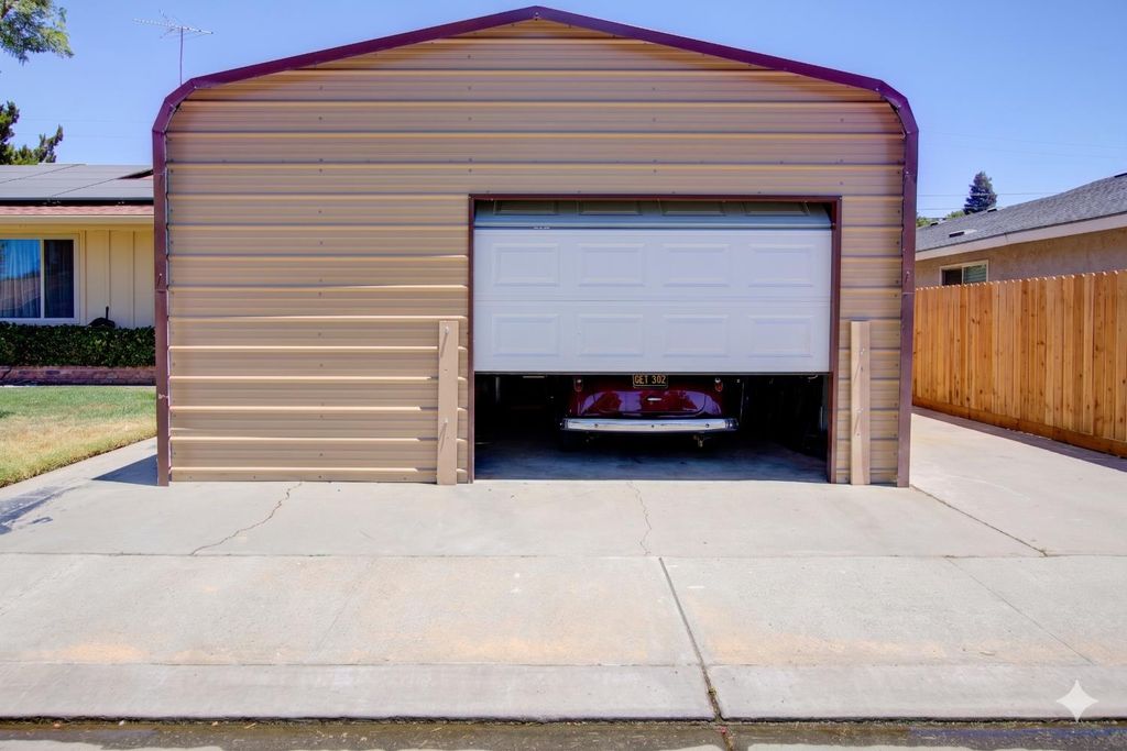 Image 19 of property listing at 105 Gill Way, Chowchilla, CA 93610