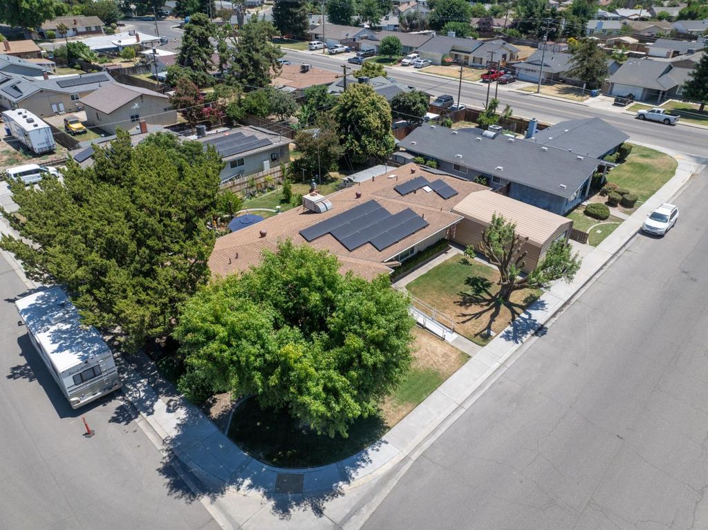 Image 22 of property listing at 105 Gill Way, Chowchilla, CA 93610