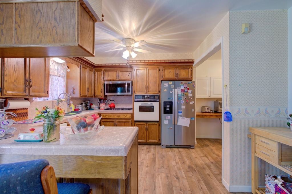 Image 6 of property listing at 105 Gill Way, Chowchilla, CA 93610