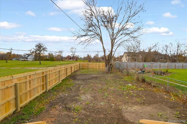 2623 Fairview Street, Detroit, MI 48214