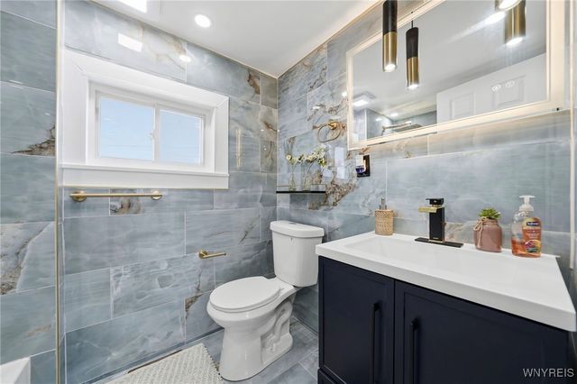 525 Buffalo Depew Boulevard, Cheektowaga, NY 14043