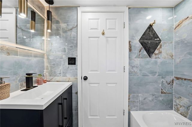 525 Buffalo Depew Boulevard, Cheektowaga, NY 14043