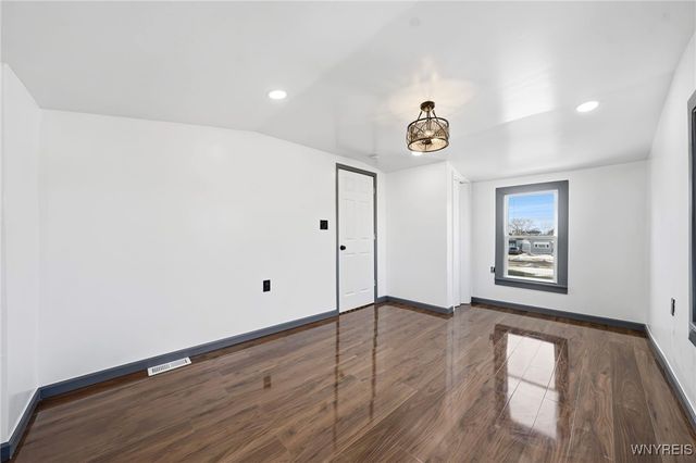 525 Buffalo Depew Boulevard, Cheektowaga, NY 14043