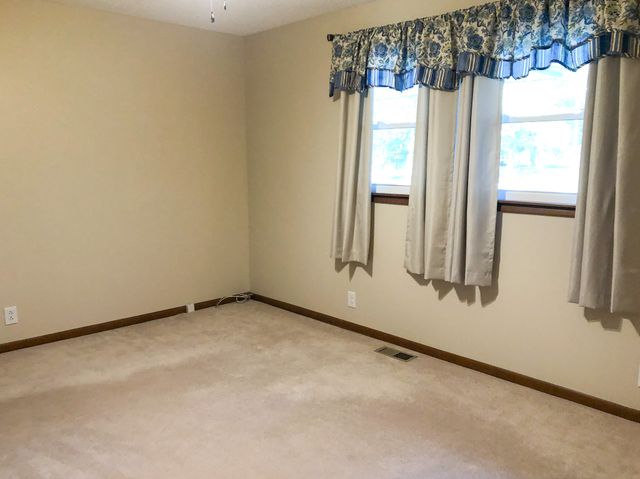 396 Harris Chapel Dr, Winchester, TN 37398