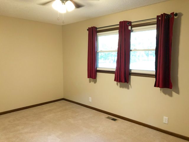 396 Harris Chapel Dr, Winchester, TN 37398