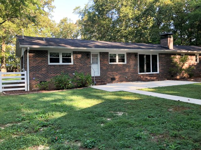 396 Harris Chapel Dr, Winchester, TN 37398