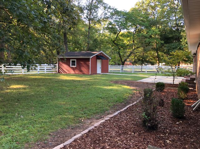 396 Harris Chapel Dr, Winchester, TN 37398