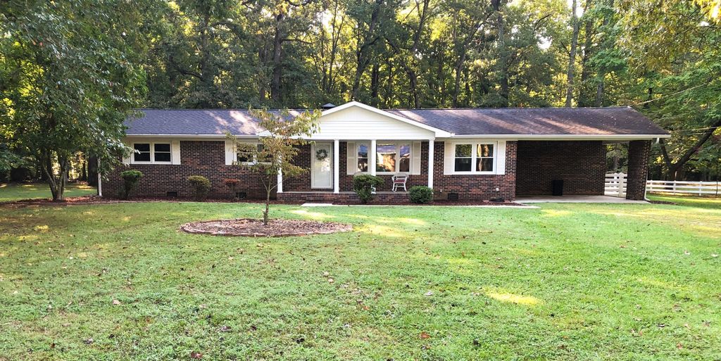 396 Harris Chapel Dr, Winchester, TN 37398