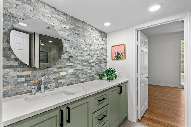 15407 A Fitzhugh PL, Dripping Springs, TX 78620