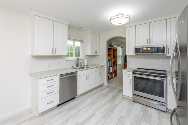 3618 Meadow View Drive, Dexter, MI 48130