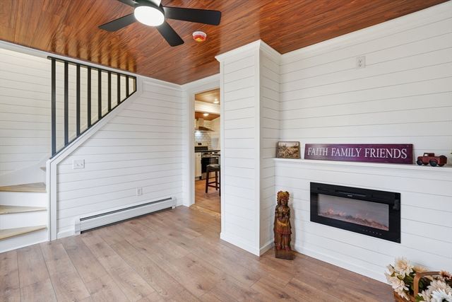 39 Kings Ln, Springfield, MA 01109