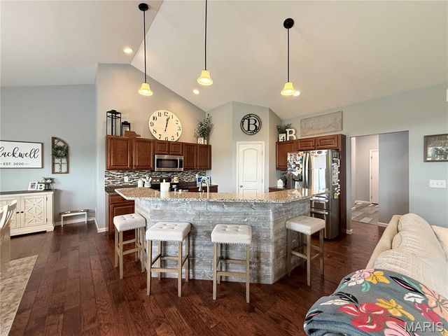 268 Gabrielle Circle, Bethalto, IL 62010