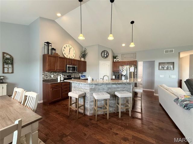 268 Gabrielle Circle, Bethalto, IL 62010