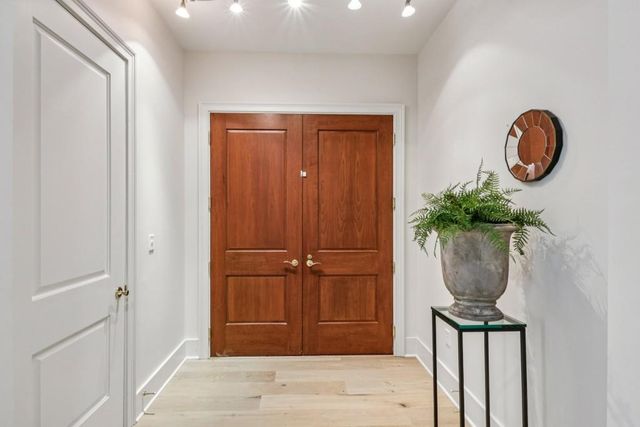 2500 Peachtree NW Road 405S, Atlanta, GA 30305