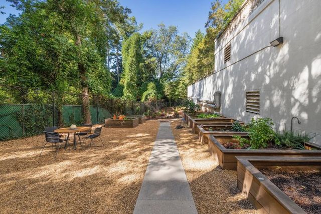 2500 Peachtree NW Road 405S, Atlanta, GA 30305