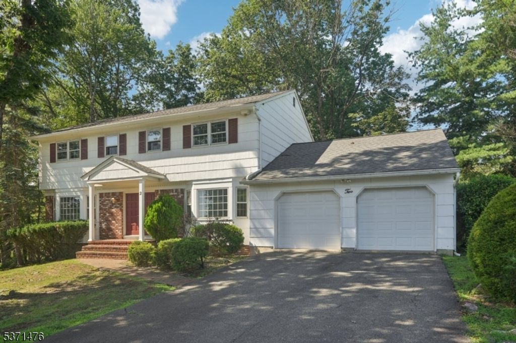 2 Breton Dr, Montville Twp., NJ 07058