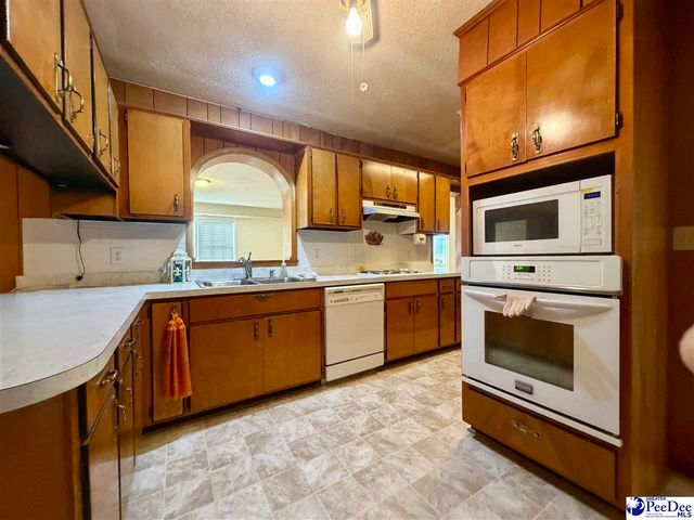 1115 N 4th Avenue, Dillon, SC 29536