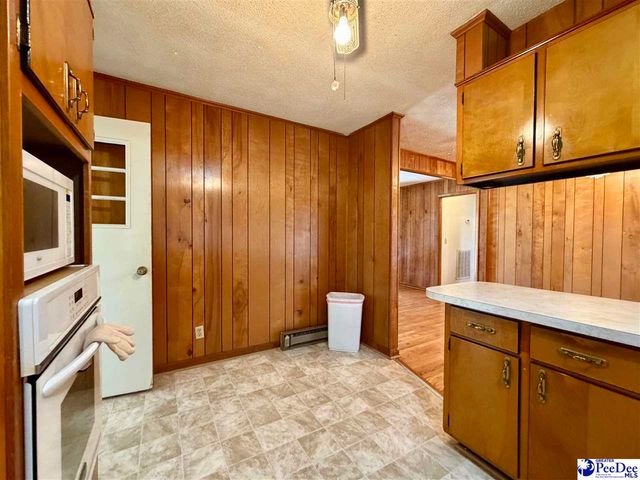 1115 N 4th Avenue, Dillon, SC 29536