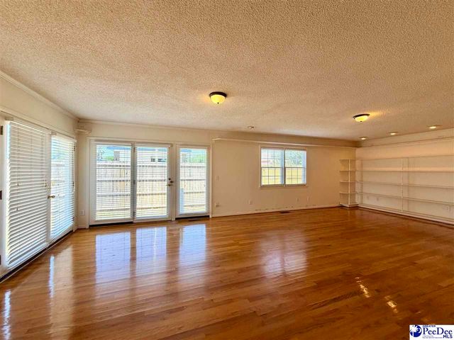 1115 N 4th Avenue, Dillon, SC 29536